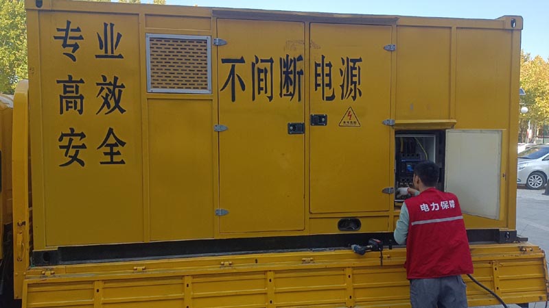 雁江柴油发电机组和UPS电源配合使用时，如何避免切换过程中的电力中断？